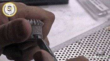 金屬3D產品去除支撐.jpg 金屬3D產品去除支撐.jpg